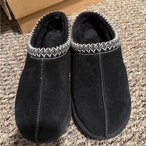 UGG Black and Gray Women's Slippers